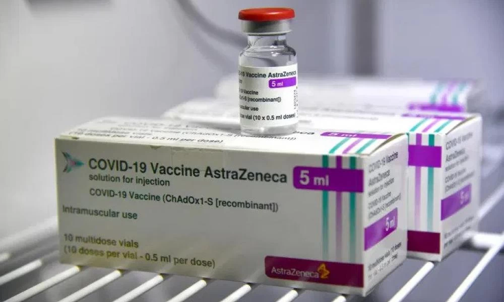 Διαψεύδει η AstraZeneca τα περί προσφορών εκτός πλασίου ΕΕ για τα εμβόλια